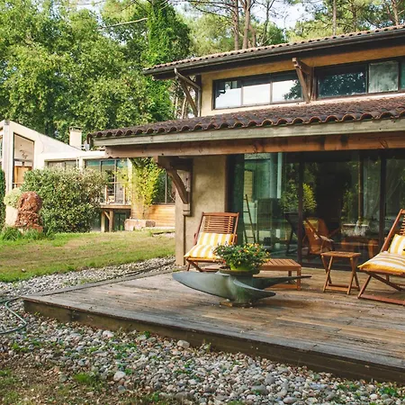 Exceptional Architect With It's Private On 20 Acres *